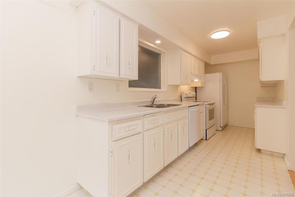 listing image 16043510488604304972
