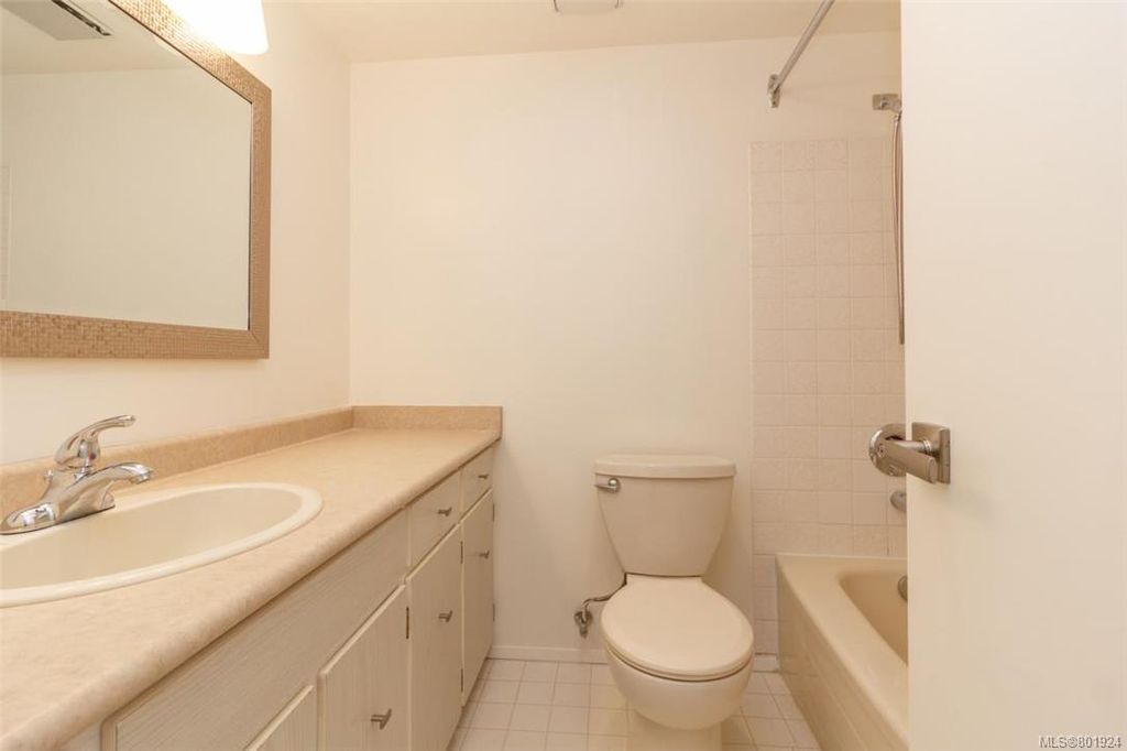 listing image 16048152745548219303