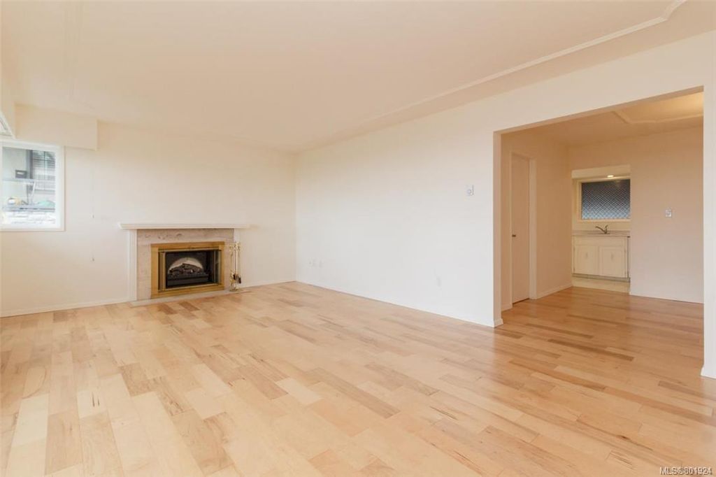 listing image 16049387510085031748
