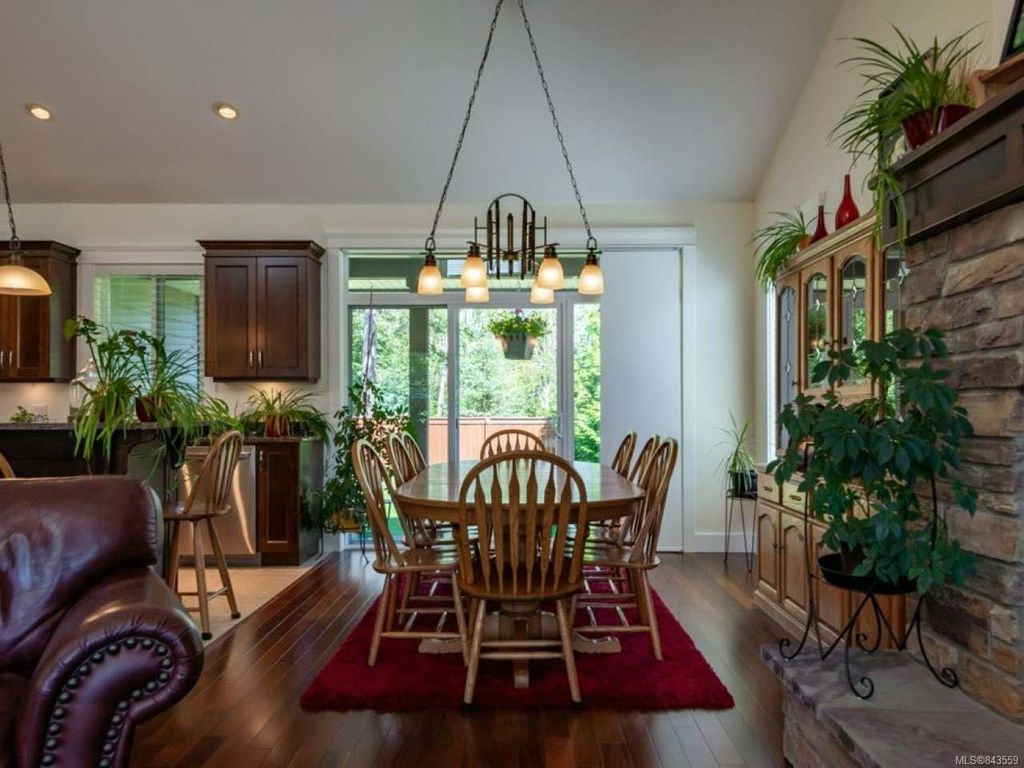 listing image 16049535895844941186