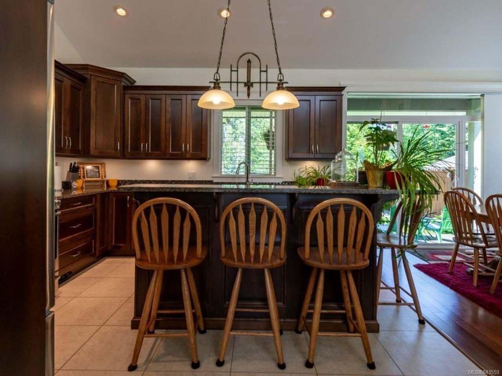 listing image 16042250113340223026