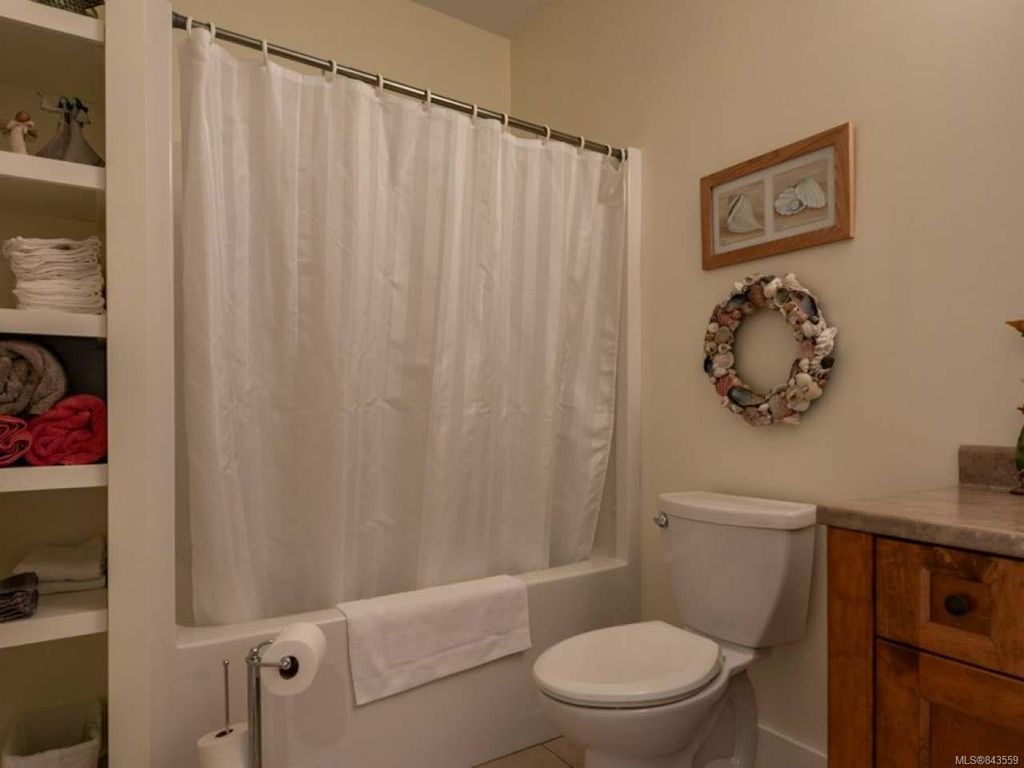 listing image 16043285904792806402
