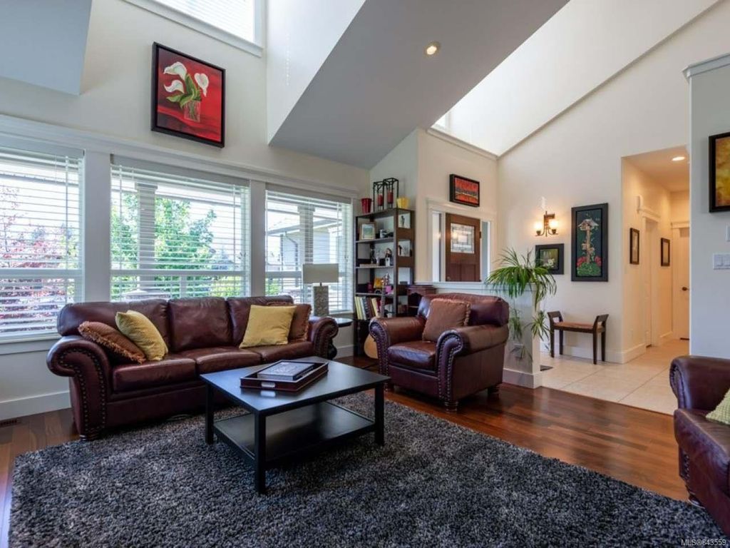 listing image 16044152251464438689