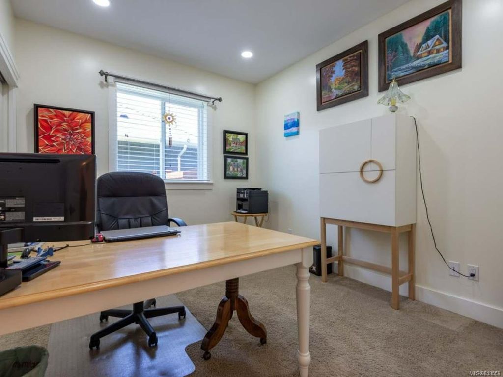 listing image 16043557505867172428