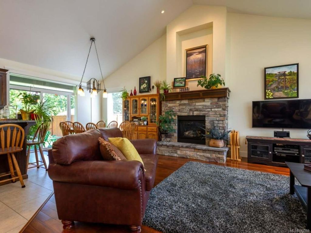 listing image 16042650335681868094