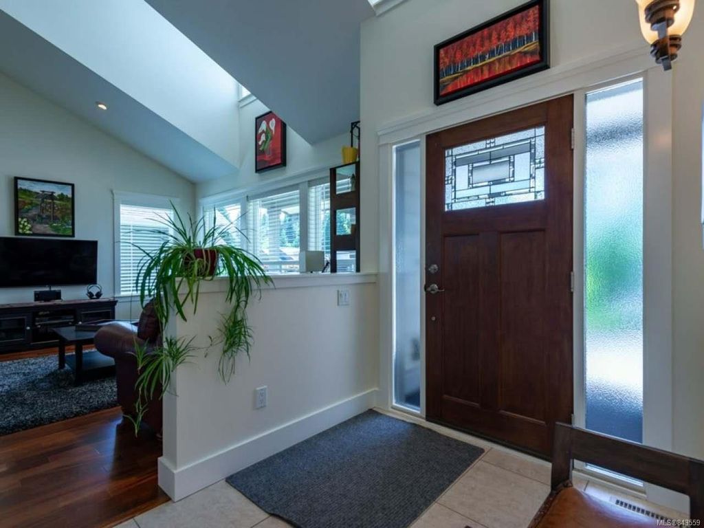listing image 16044935242184494215