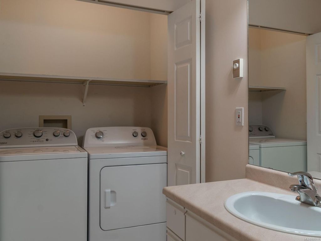 listing image 16044084669354