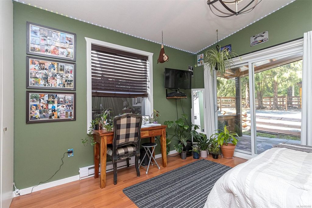 listing image 16042739594210378086