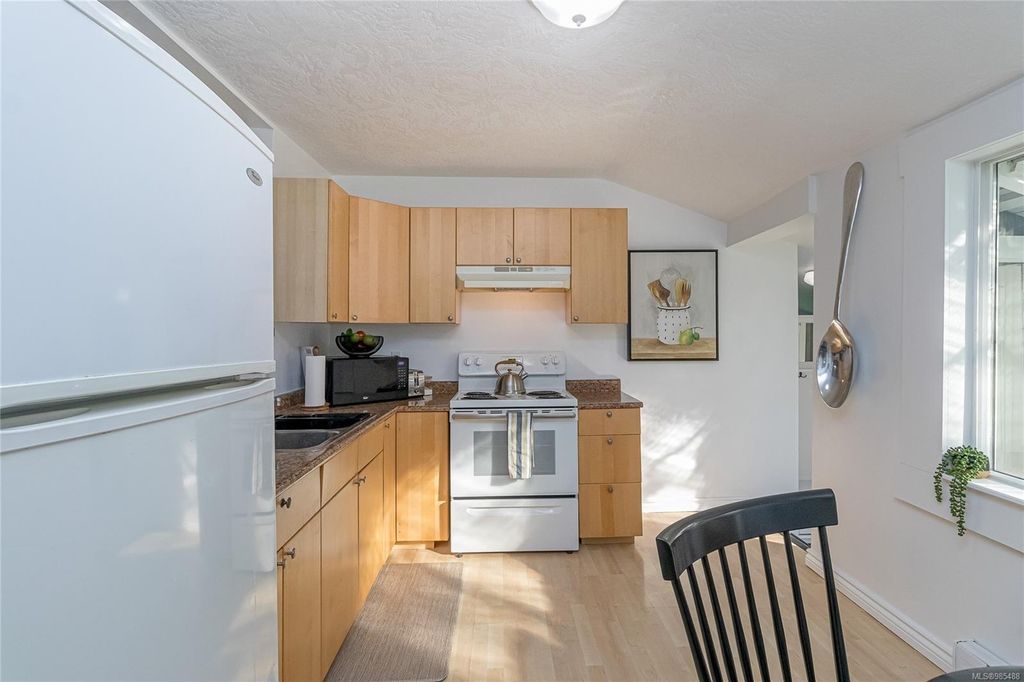 listing image 16043070583500466217