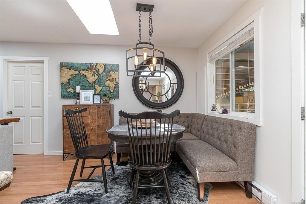 listing image 16046075064195905280