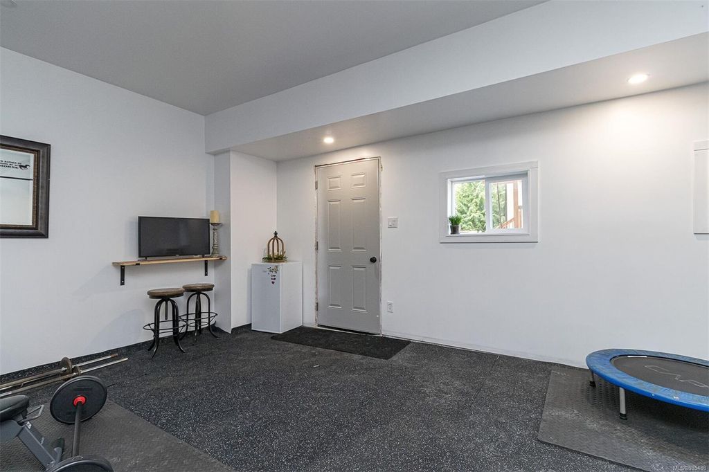 listing image 16047613737479103468