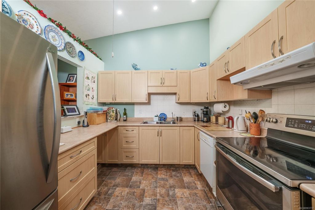 listing image 16047042010222162824