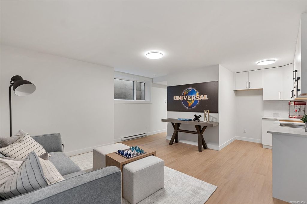 listing image 16049746206151205343