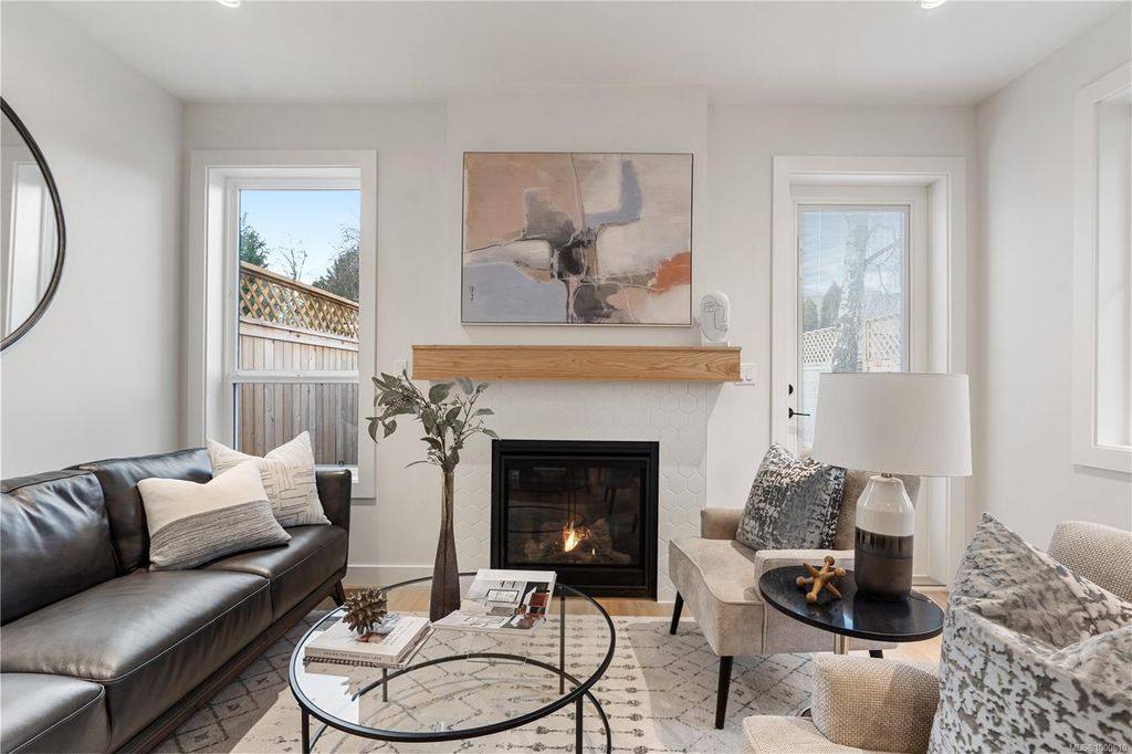 listing image 16045436842359054668