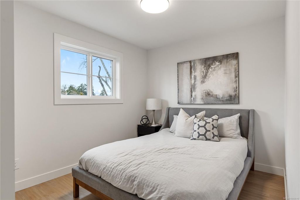 listing image 16049931489923346797