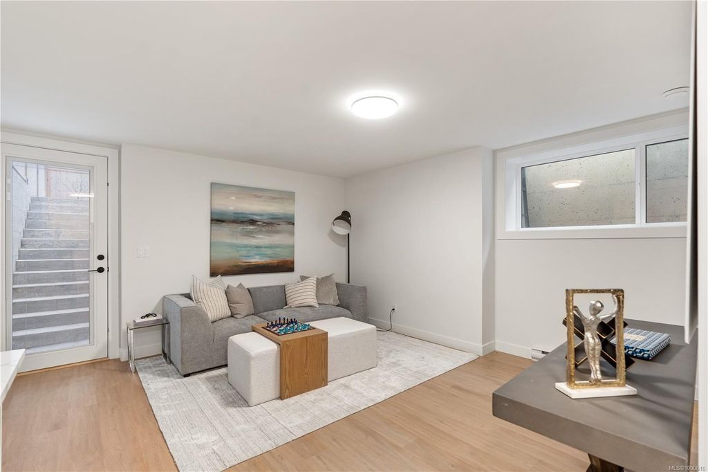 listing image 16046410501146705442