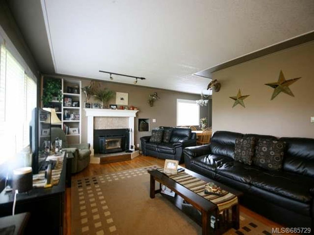 listing image 16044269622154699273