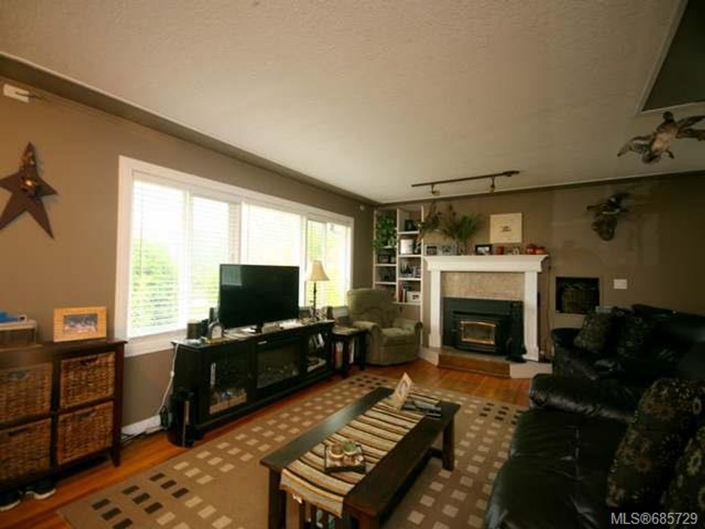 listing image 16041094762408632112