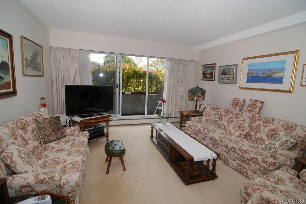 listing image 16044020356582122293