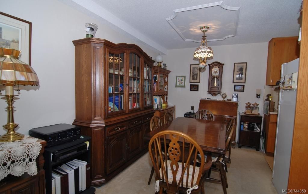 listing image 16049873531364664010