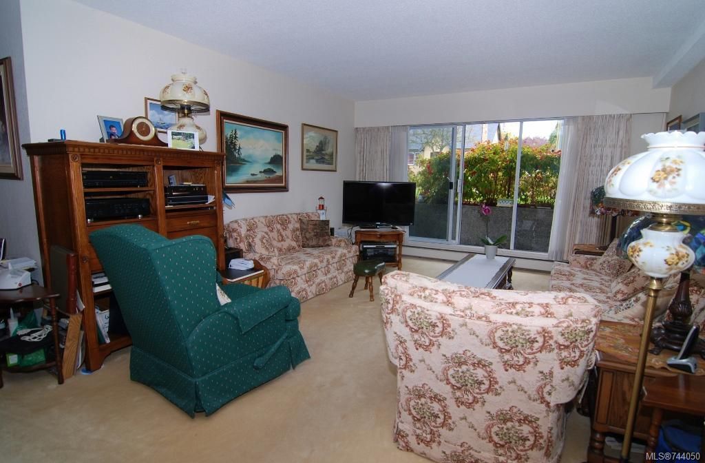 listing image 16042517697204577049