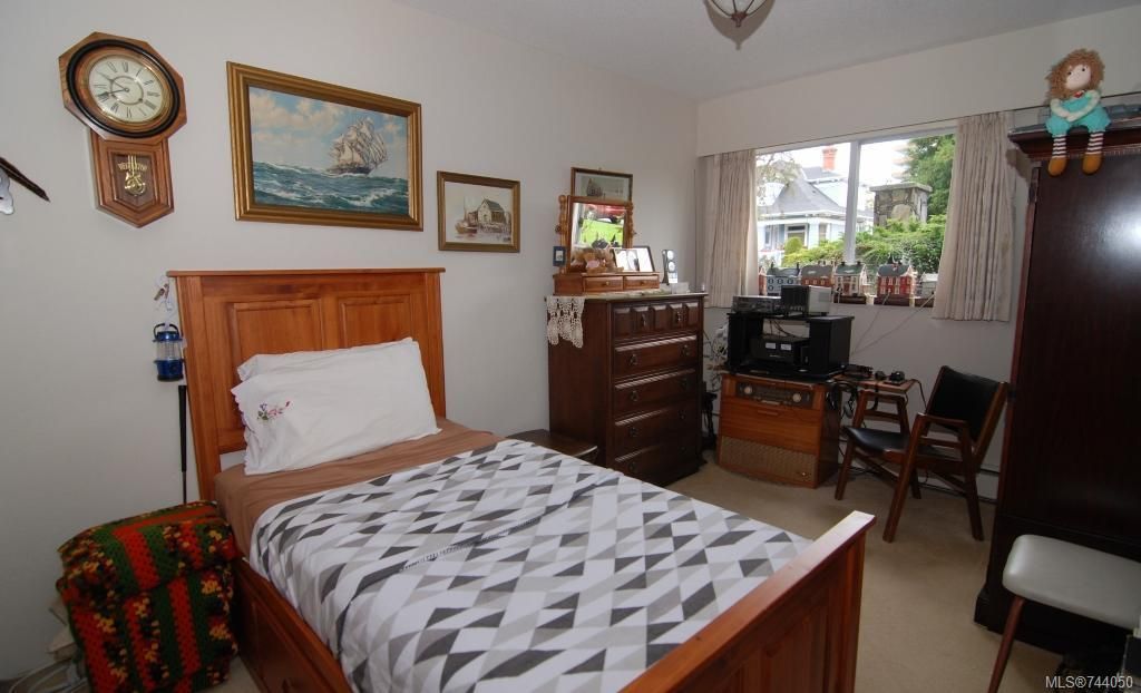 listing image 16049545047124599666