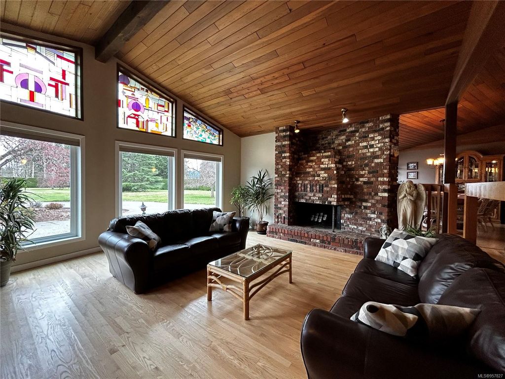 listing image 16046111322593413620