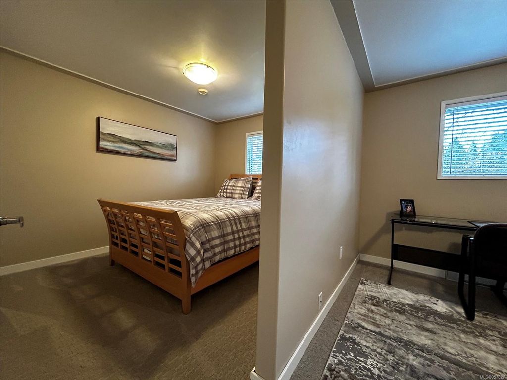 listing image 16047541542133449996