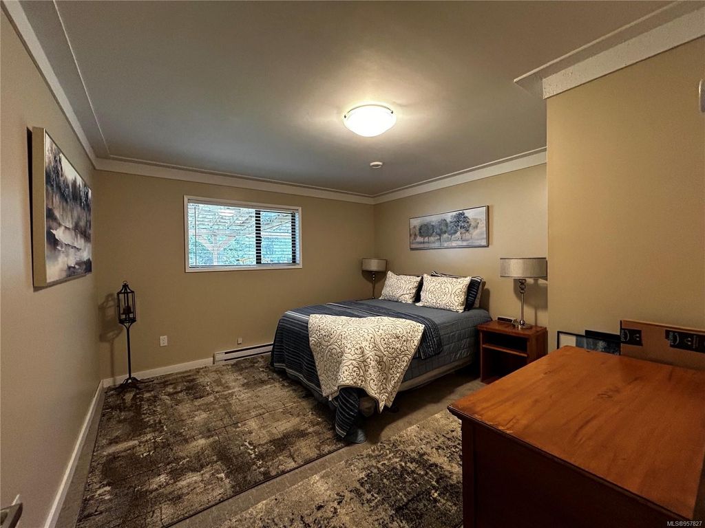 listing image 16044795129893058991