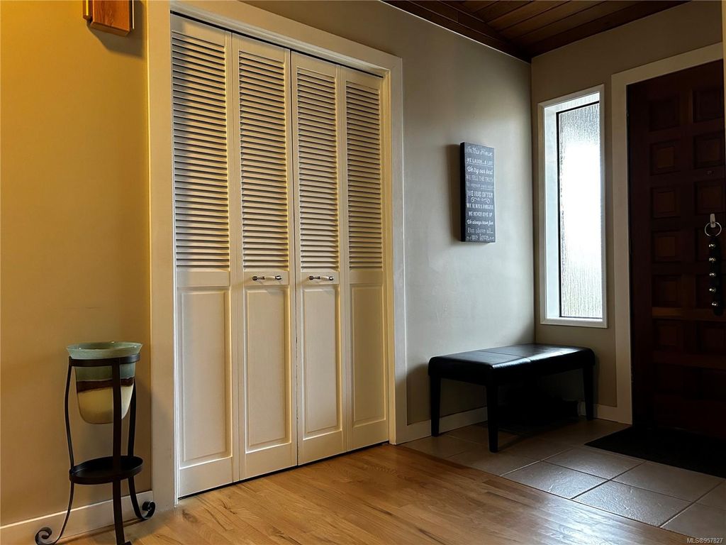 listing image 16044483576401512835