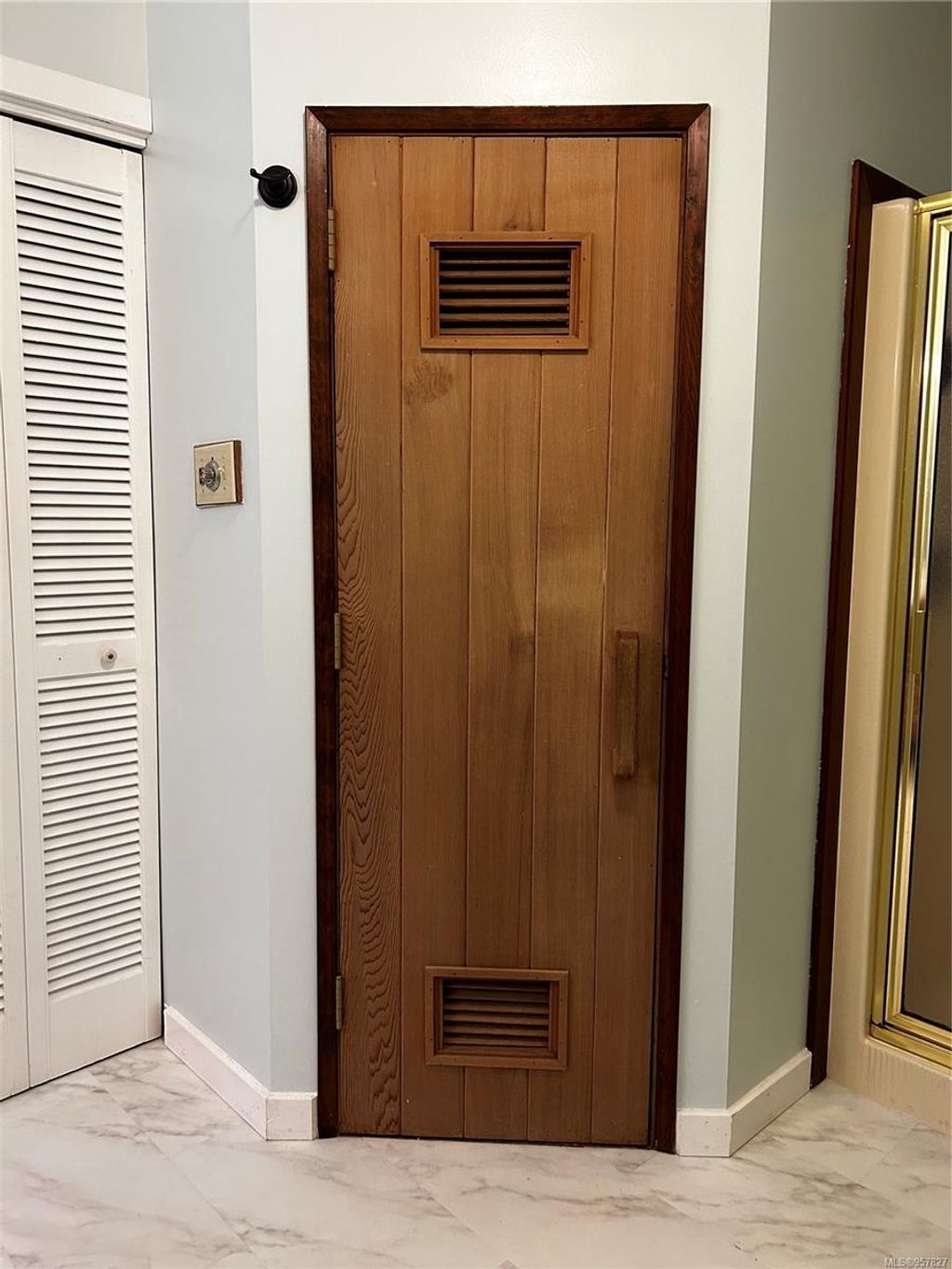 listing image 16049820962925227206