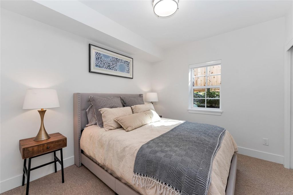 listing image 16048984530812130123