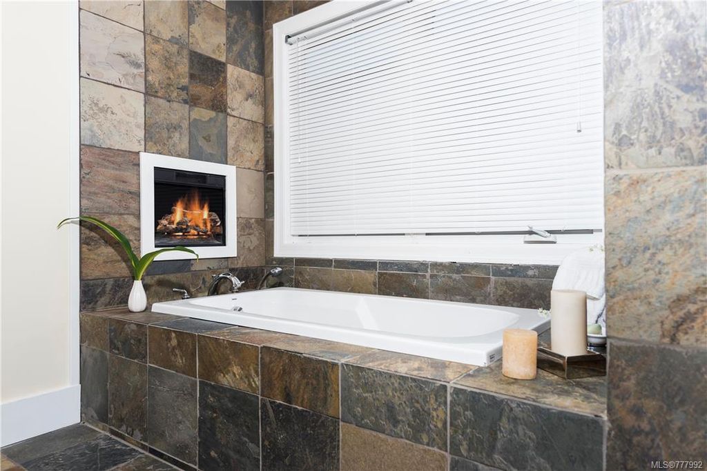 listing image 16046799456603608825