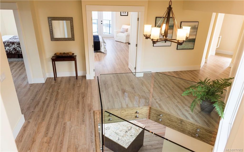 listing image 16044062120039848505