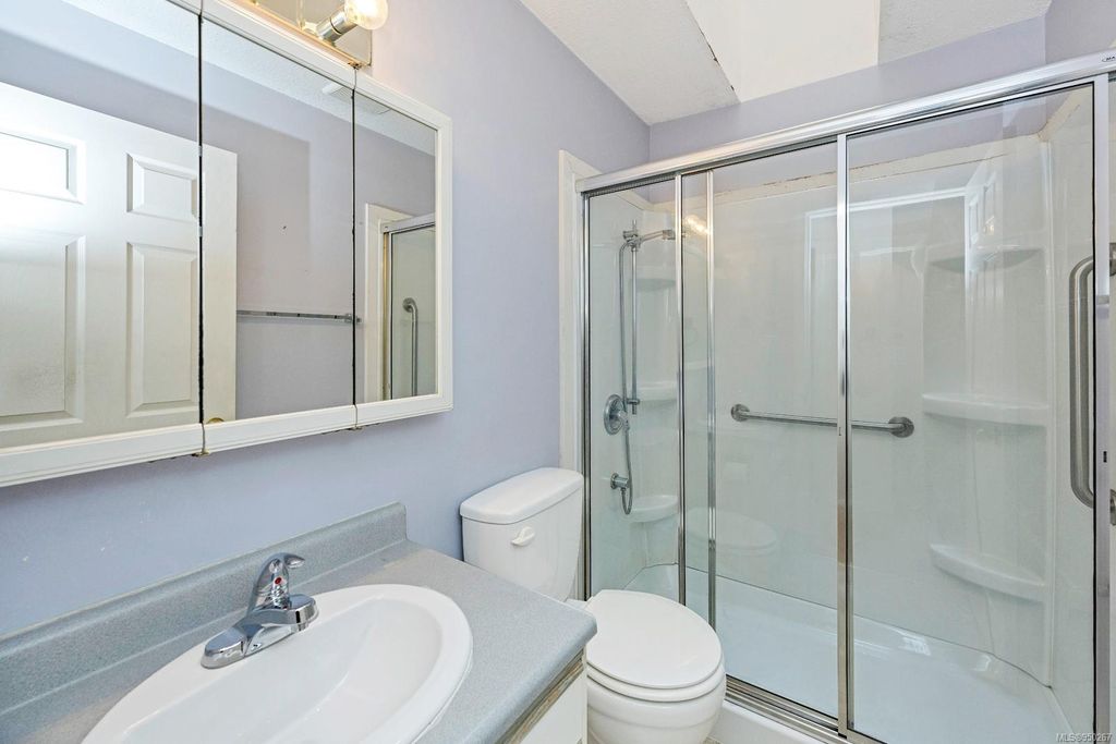 listing image 16042235710933568599