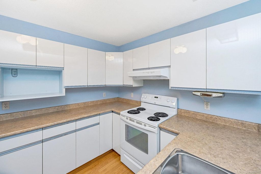 listing image 16047553973044267710
