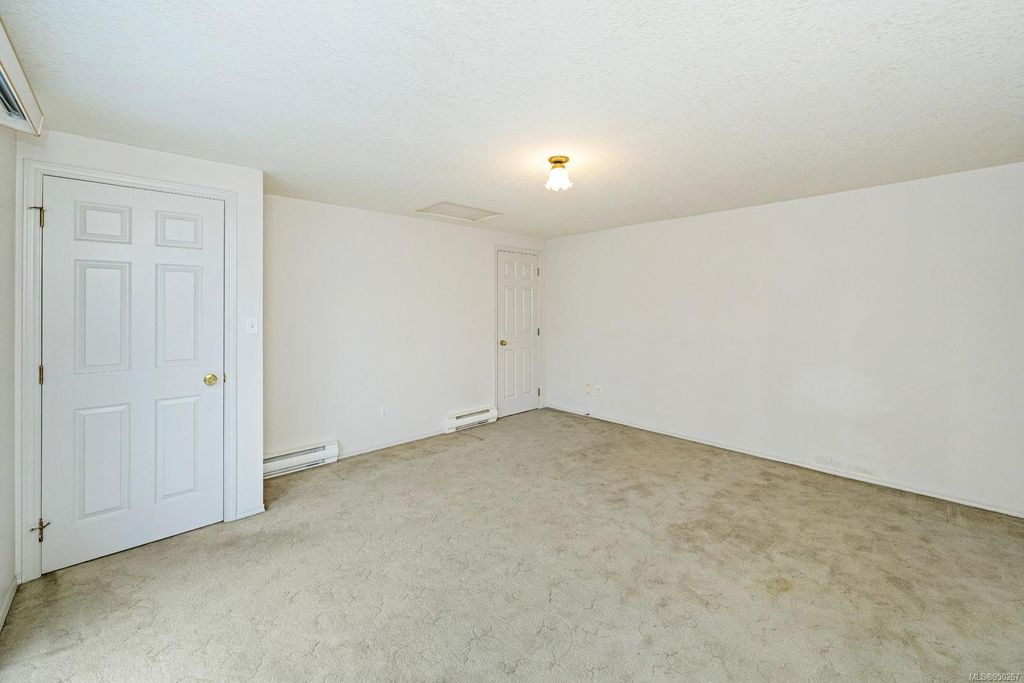 listing image 16042321112443170382