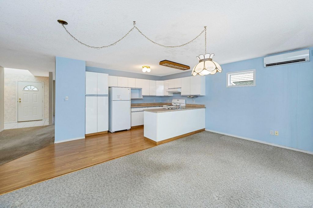 listing image 16044048863103239314