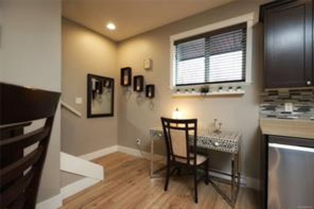 listing image 16043215969703
