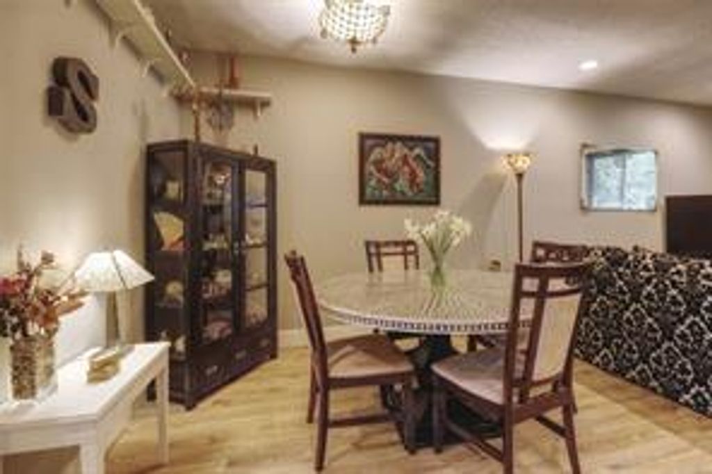 listing image 1604311863685