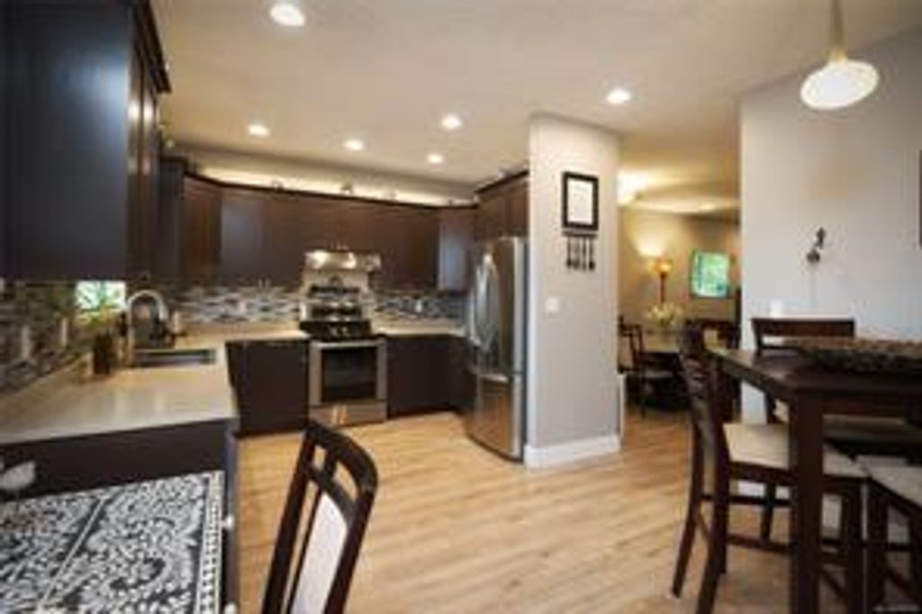 listing image 16043659027246