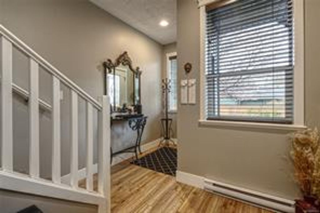 listing image 16042730188217