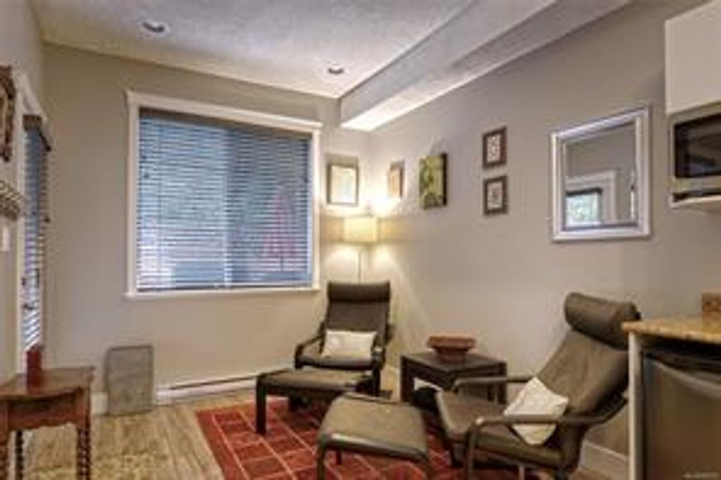 listing image 16042866393421