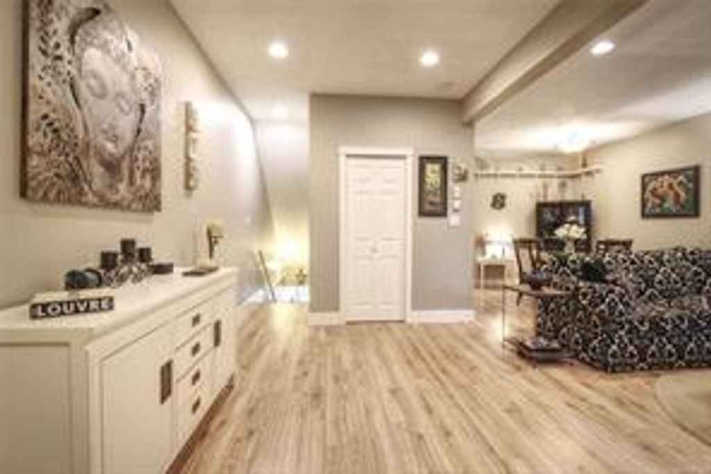 listing image 16041962522114