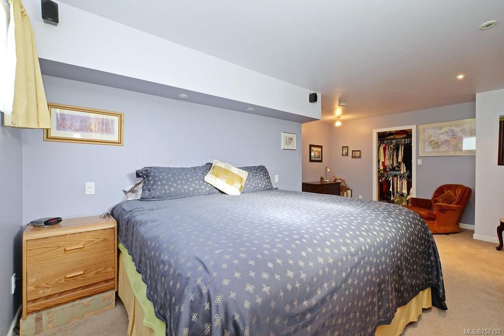 listing image 16043317714101383125