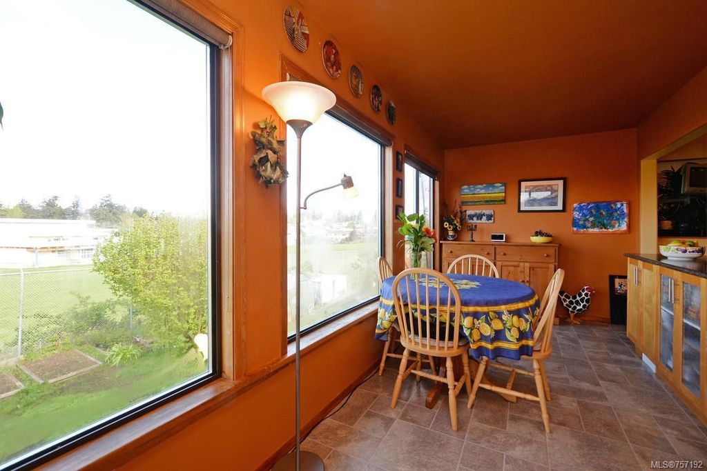 listing image 16048718412564689724