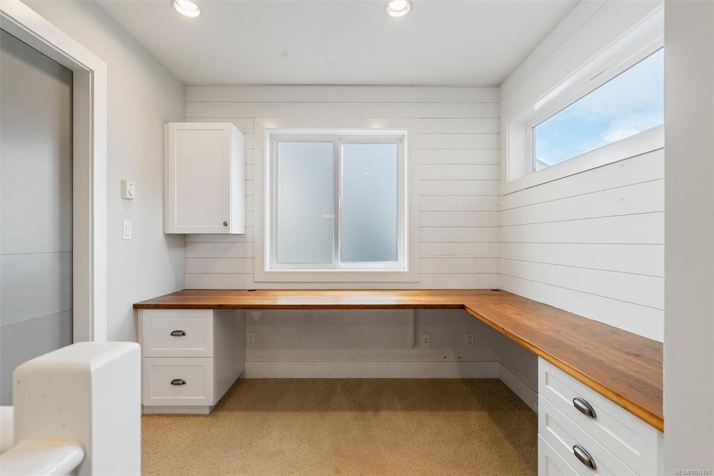 listing image 16044904694133031356