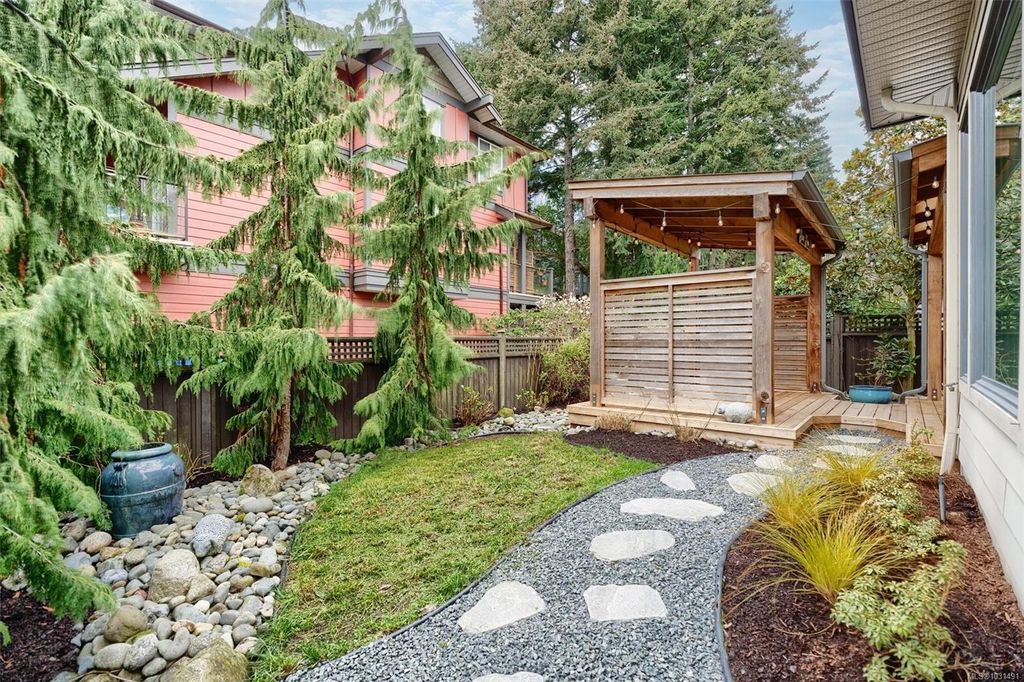 listing image 16040863453863951103