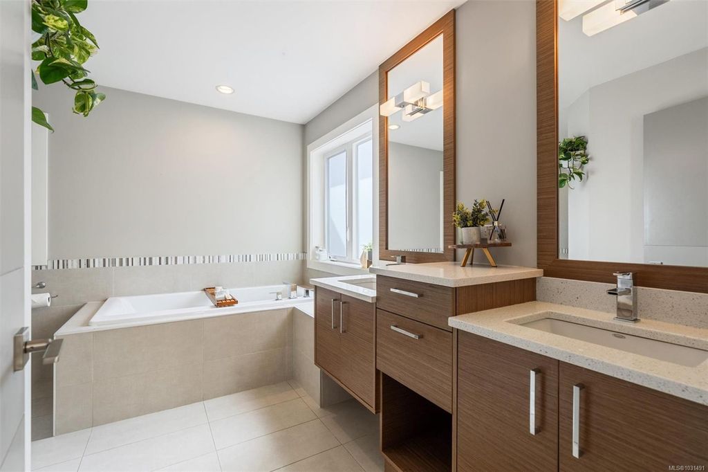 listing image 16043987295210352407