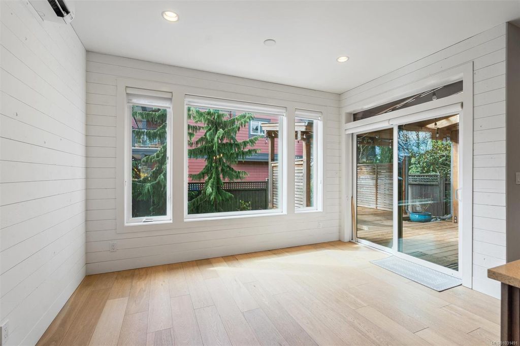 listing image 16045781417496656632